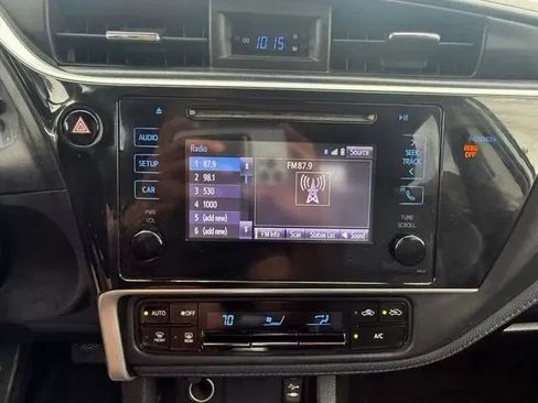 Used 2018 Toyota Corolla SE w/ Carpet Mat Package (TMS) FWD image 22