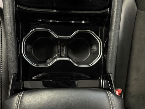 Used 2023 Jeep Grand Cherokee L Laredo image 17