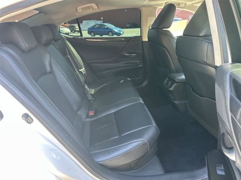 Used 2020 Lexus ES 300h w/ Accessory Package 2 image 13