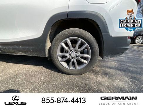 Used 2024 GMC Terrain SLT FWD image 24