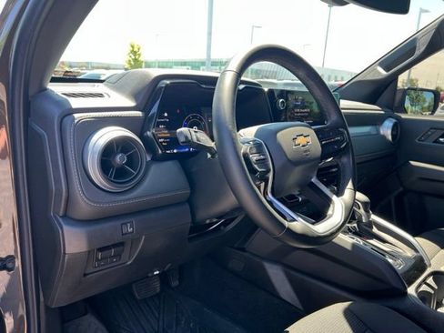 Used 2024 Chevrolet Colorado LT w/ LT Convenience Package II AWD/4WD image 9