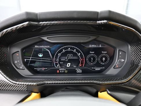 Used 2022 Lamborghini Urus AWD/4WD image 18