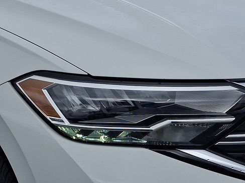 Certified 2024 Volkswagen Jetta S image 9