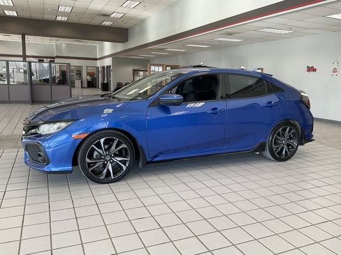 Used 2018 Honda Civic Sport image 3