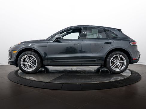 Certified 2026 Porsche Macan AWD/4WD image 2