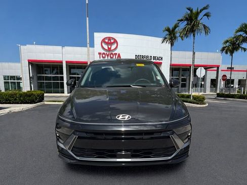 Used 2025 Hyundai Sonata SEL FWD image 2