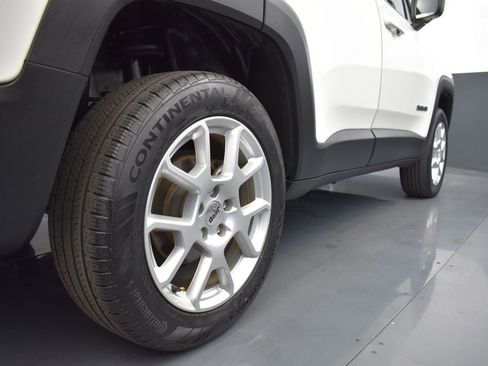 Used 2023 Jeep Renegade Latitude AWD/4WD image 25