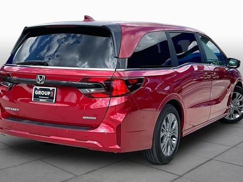 Used 2026 Honda Odyssey Touring image 13