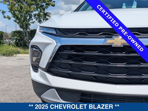 Used 2025 Chevrolet Blazer LT FWD image 10