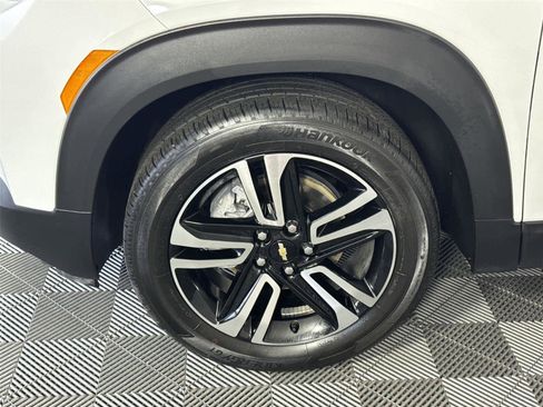 Used 2023 Chevrolet TrailBlazer LT w/ Convenience Package FWD image 11