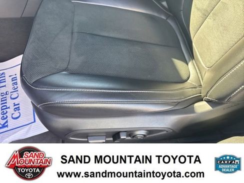 Used 2025 Jeep Grand Cherokee Altitude image 14