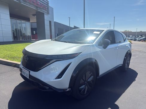 Certified 2024 Nissan Ariya FWD image 2