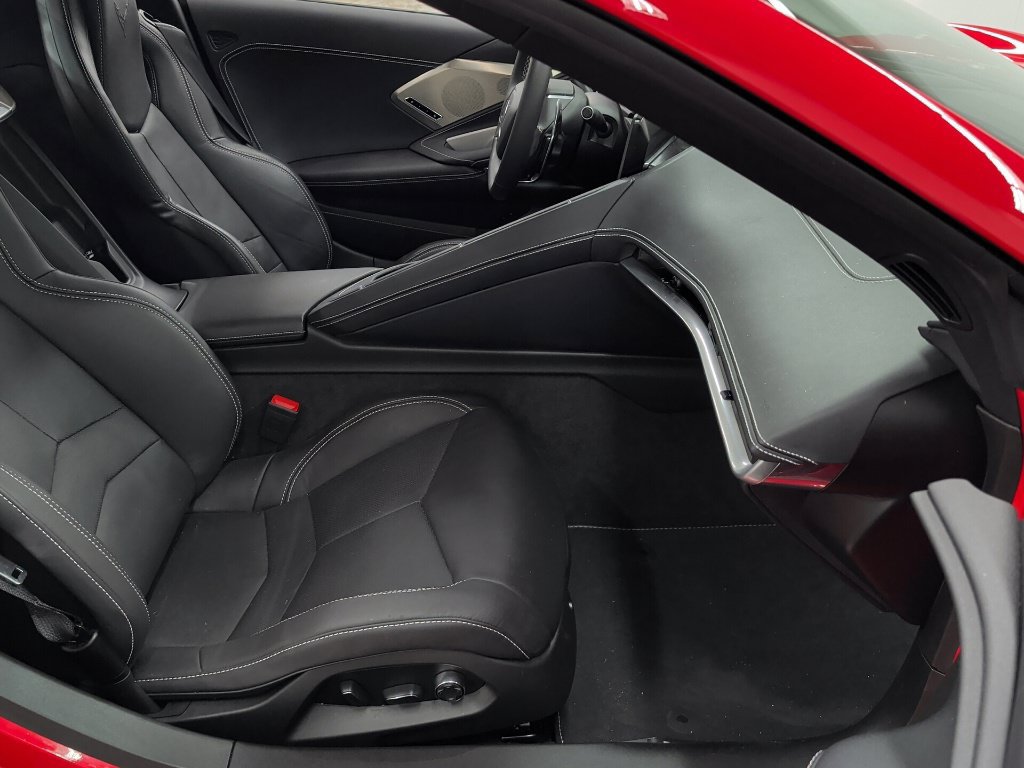 Used 2024 Chevrolet Corvette Stingray Preferred Conv w/ Z51 Performance Package RWD image 27