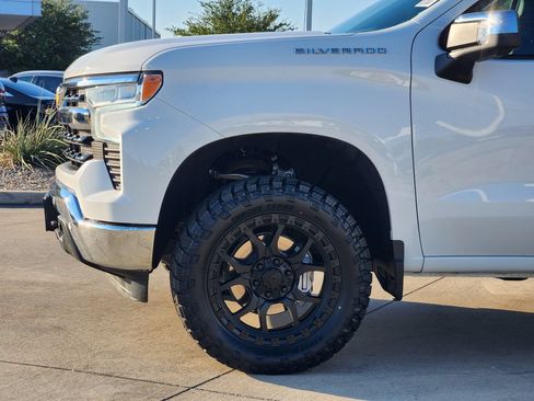Used 2025 Chevrolet Silverado 1500 LT w/ Safety Package AWD/4WD image 8