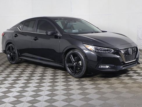 Used 2022 Nissan Sentra SR w/ SR Premium Package image 2