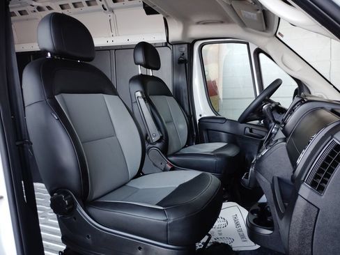 Used 2024 RAM ProMaster 2500 w/ Convenience Group FWD image 15