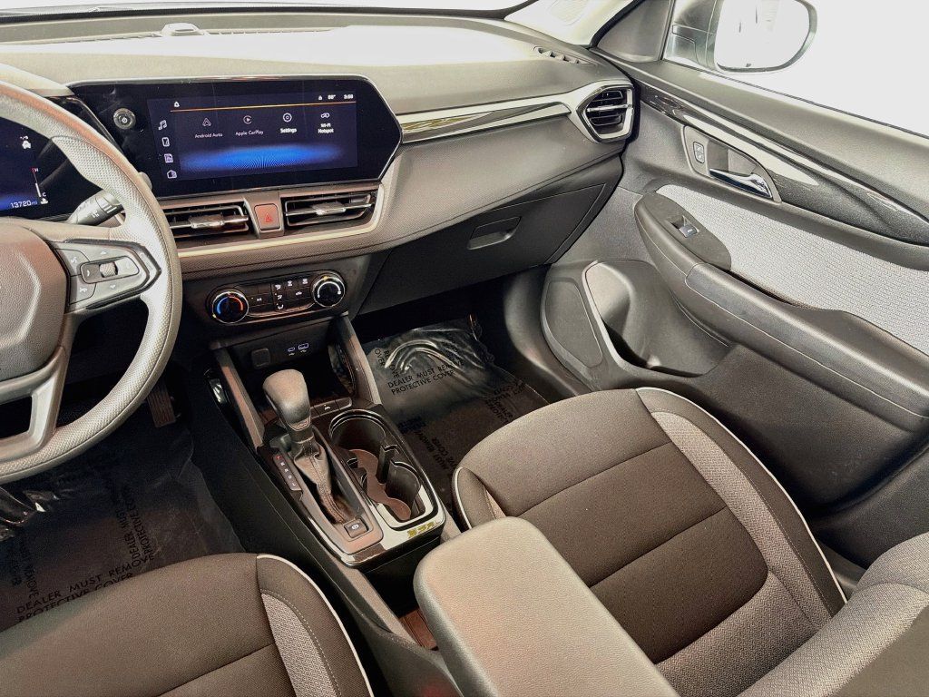 Used 2025 Chevrolet TrailBlazer LS w/ LS Convenience Package FWD image 22
