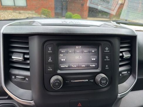 Used 2022 RAM 1500 Big Horn AWD/4WD image 12