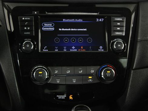 Certified 2019 Nissan Rogue S FWD image 9