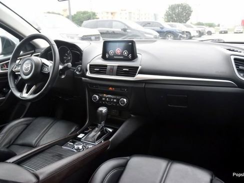 Used 2018 MAZDA MAZDA3 Touring FWD image 14