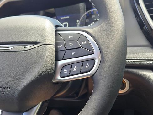 New 2027 Chrysler Pacifica Select FWD image 34