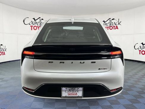 Used 2025 Toyota Prius Plug-In Hybrid image 6