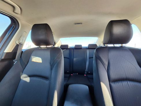 Used 2016 MAZDA MAZDA3 i Sport image 12