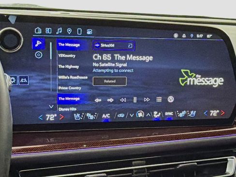 Used 2024 Chevrolet Traverse RS image 16