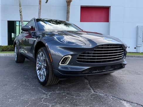 Used 2022 Aston Martin DBX image 6