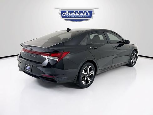 Used 2023 Hyundai Elantra SEL w/ Convenience Package FWD image 8
