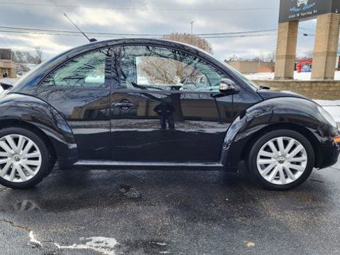 Used 2008 Volkswagen Beetle S image 3