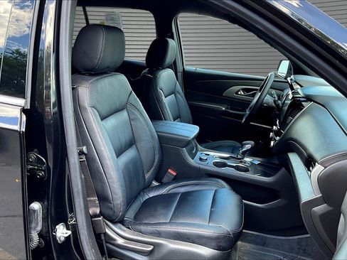 Used 2023 Chevrolet Traverse LT AWD/4WD image 21