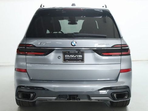 Used 2023 BMW X7 xDrive40i w/ M Sport Package AWD/4WD image 7