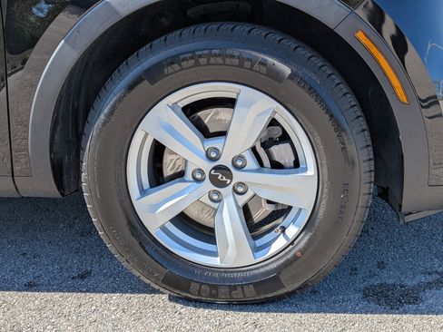 Certified 2023 Kia Sorento LX image 11