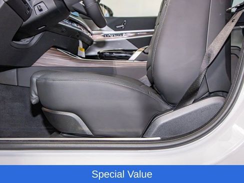 Used 2025 BMW 750e xDrive w/ Executive Package AWD/4WD image 16