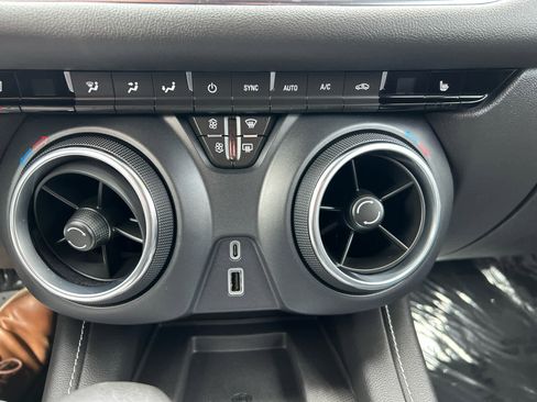 Used 2023 Chevrolet Blazer LT w/ Convenience Package image 21