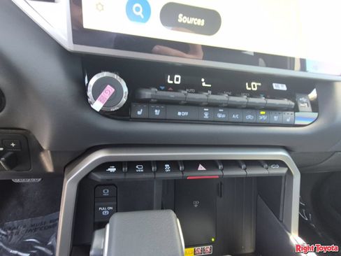 New 2026 Toyota Tundra Platinum AWD/4WD image 31