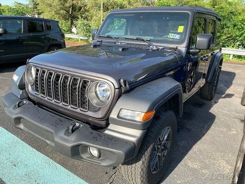 Used 2025 Jeep Wrangler Unlimited Sport AWD/4WD image 1