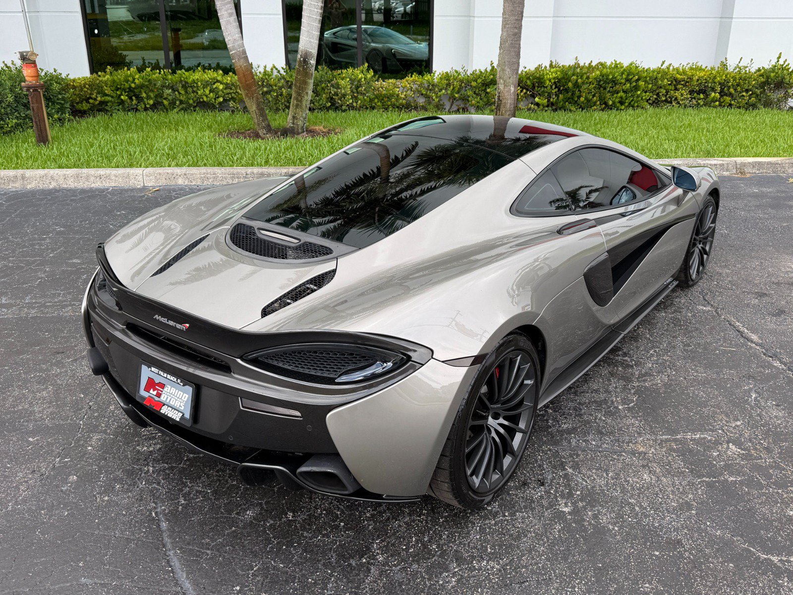 Used 2017 McLaren 570GT RWD image 19