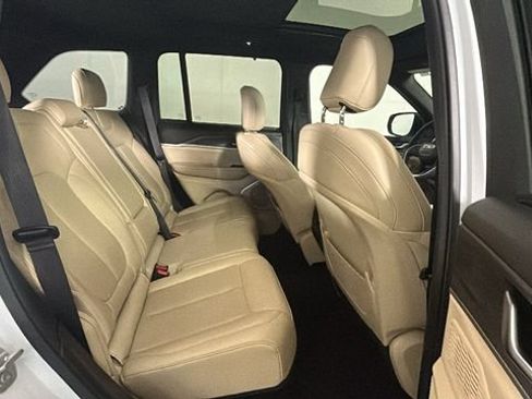 Used 2023 Jeep Grand Cherokee 4WD 4xe w/ Luxury Tech Group II image 30