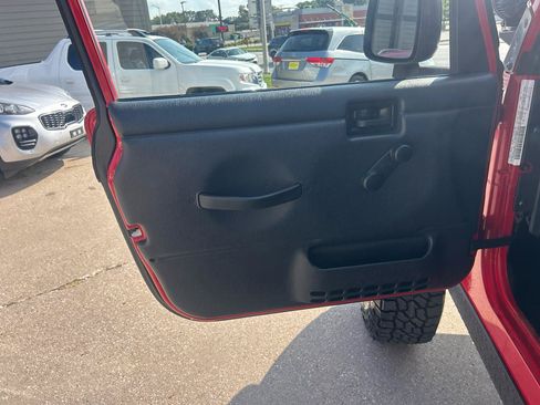 Used 2006 Jeep Wrangler Rubicon AWD/4WD image 9