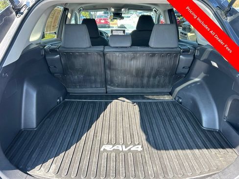 Used 2024 Toyota RAV4 LE AWD/4WD image 16