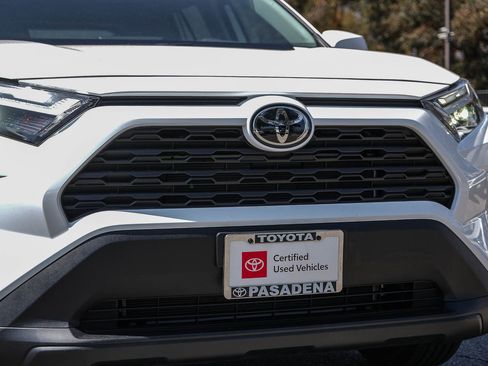 Used 2024 Toyota RAV4 LE FWD image 5