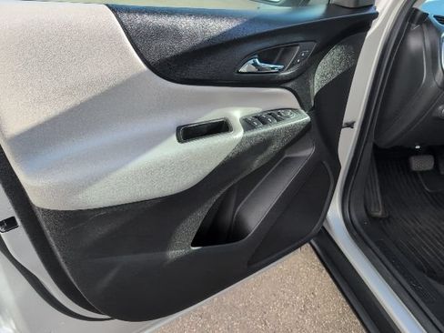 Used 2020 Chevrolet Equinox LT FWD image 14