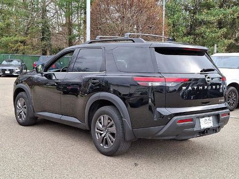 Certified 2023 Nissan Pathfinder SV w/ SV Premium Package image 6