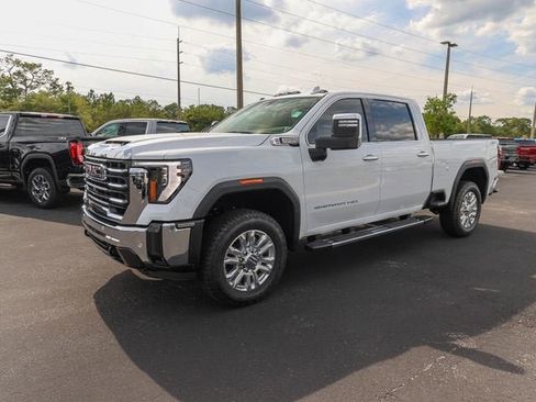 New 2025 GMC Sierra 2500 SLT w/ SLT Premium Package AWD/4WD image 4