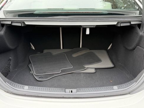 Used 2022 Mercedes-Benz E 350 Sedan image 18