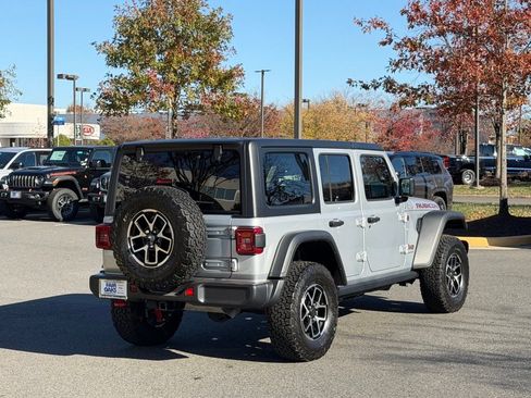 Certified 2024 Jeep Wrangler Unlimited Rubicon w/ Technology Group image 8