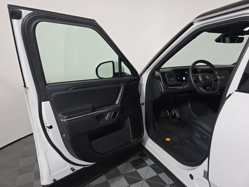 Used 2023 Rivian R1S Adventure AWD/4WD image 16