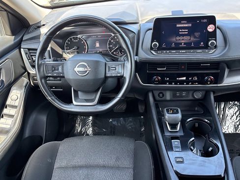 Used 2025 Nissan Rogue SV FWD image 19